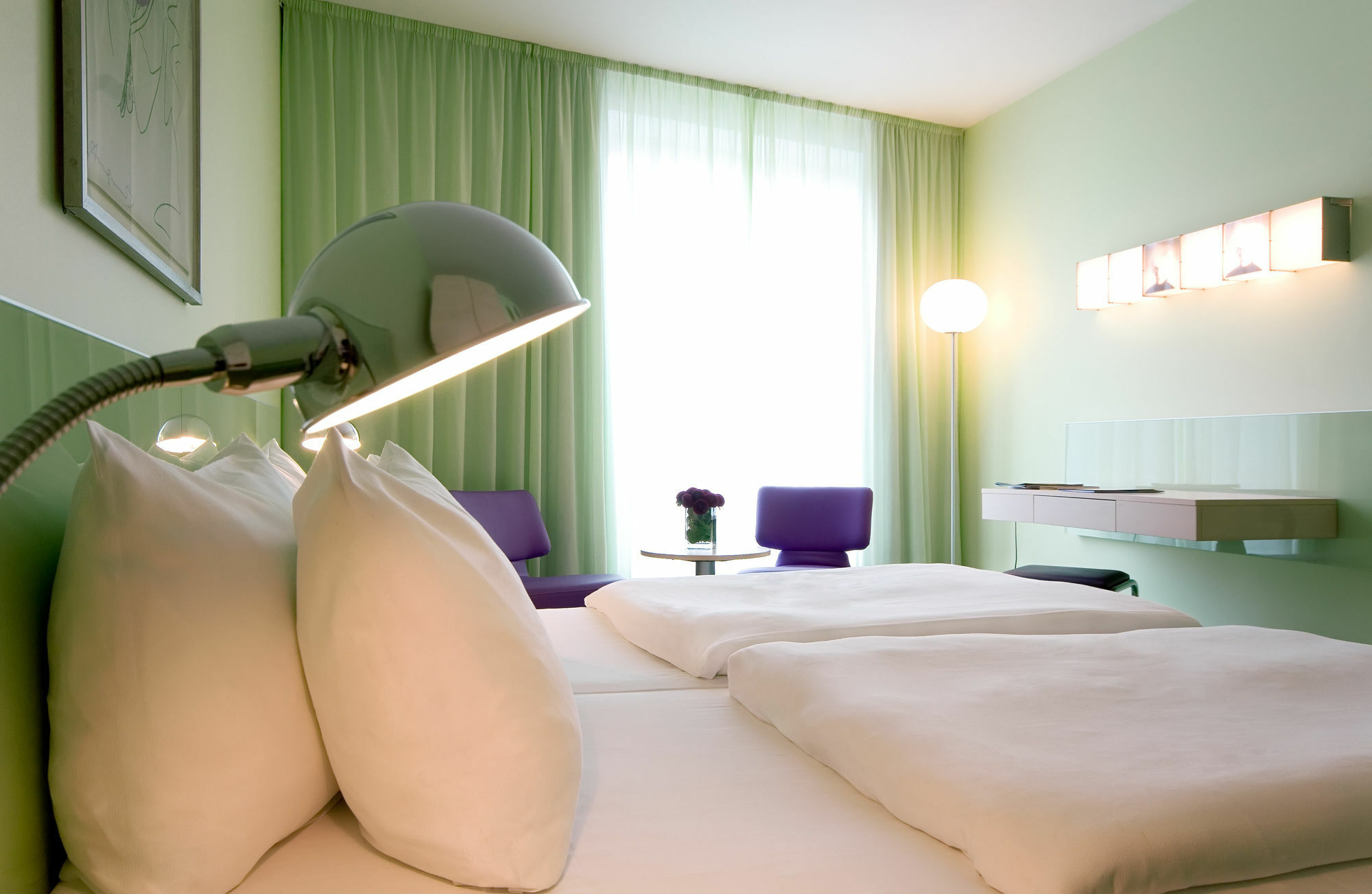 Park Plaza 4*
